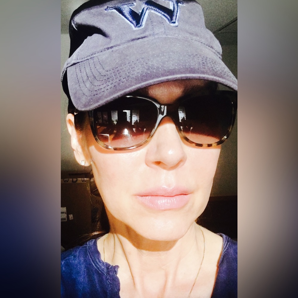 BURBERRY CLASSIC SQUARE SHAPE WITH A BLACK ON TOP OF HAVANA SUNGLASSES - Picture 13 of 16